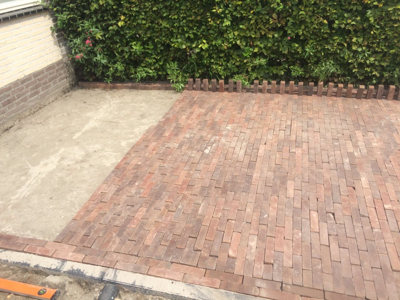 Nieuwe Tuin? Of Volledige renovatie van uw bestrating? (Prijs 25,- per m2)