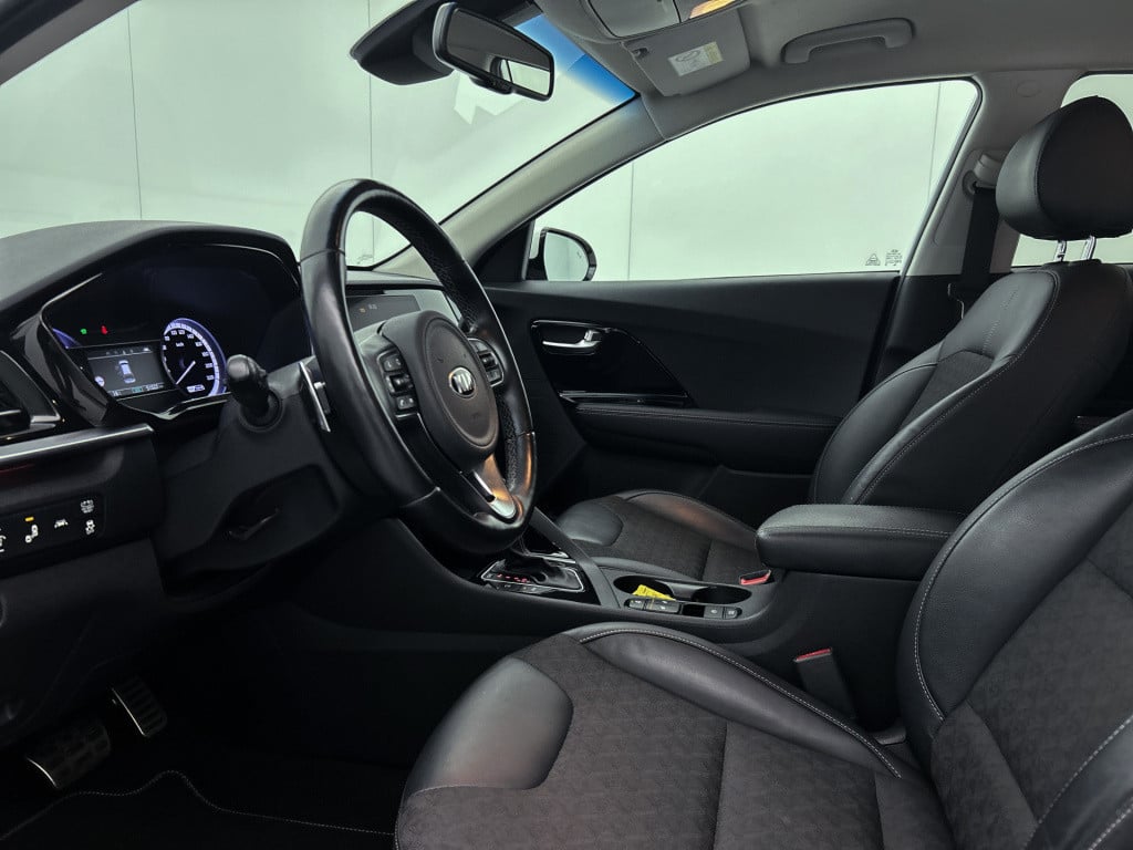 Kia Niro 1.6 gdi hybrid sportsline | trekhaak | 18 inch | half leder