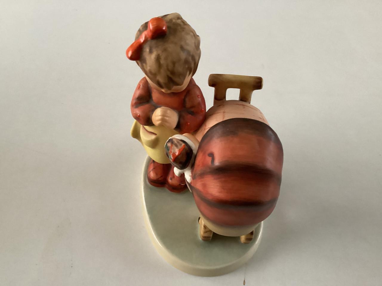 Goebel.   Poppenmoedertje.     Nr. 67.    Hummel.     Helemaal gaaf.   1937