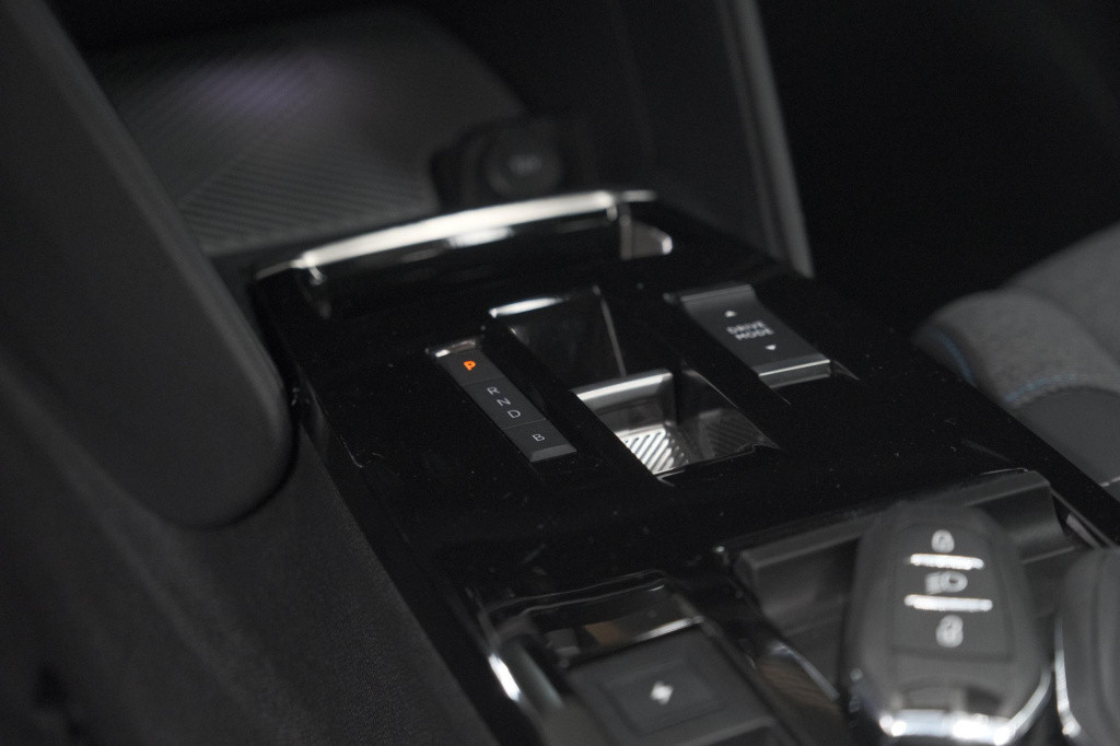 Citroen Ë-c4 shine 50 kwh | elektrisch panoramadak | camera | adaptieve cru
