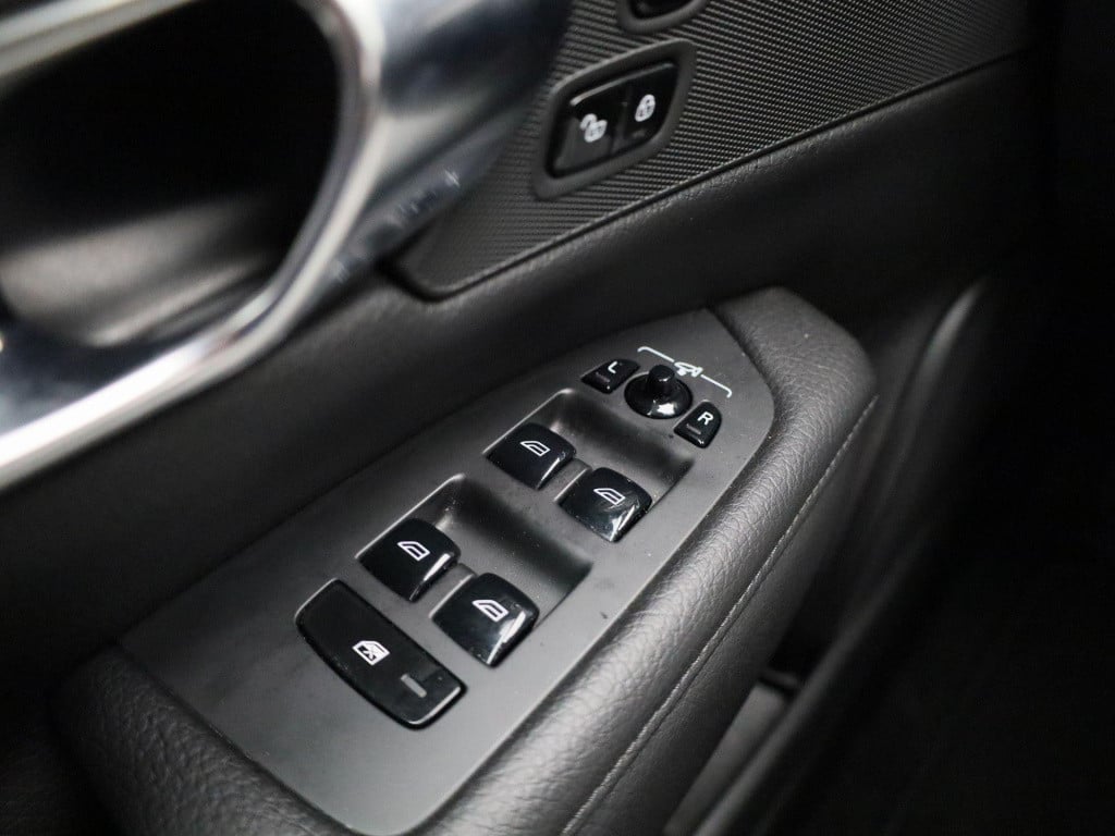 Volvo V90 2.0 b4 momentum business | automaat | navigatie | leder | apple c