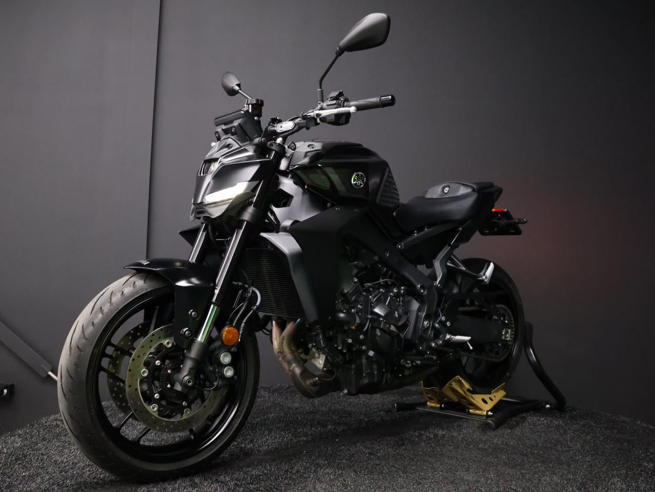 MT 09 | Techblack