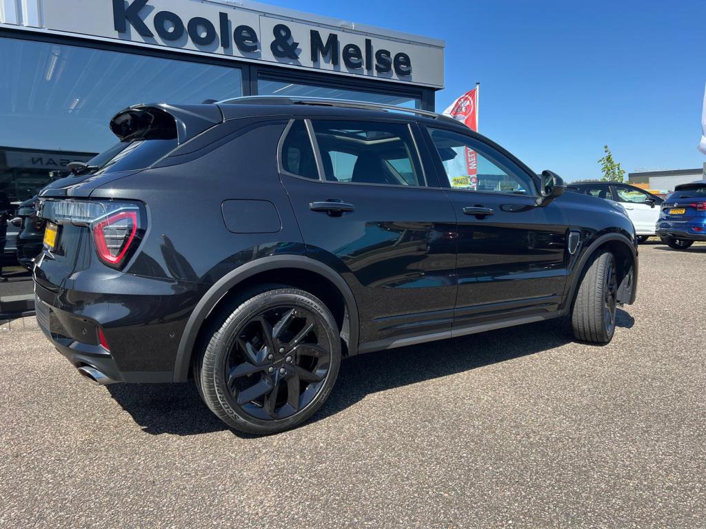 Lynk & Co 01 1.5 261pk plug in hybrid 7dcth , black edition , panodak , 360