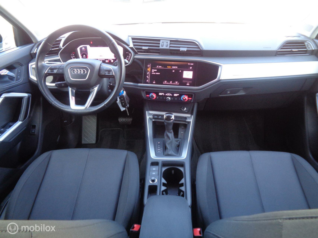 Audi Q3 35 tfsi sportback business/s-line/automaat/ecc/stoelverw/pdc/lm vel