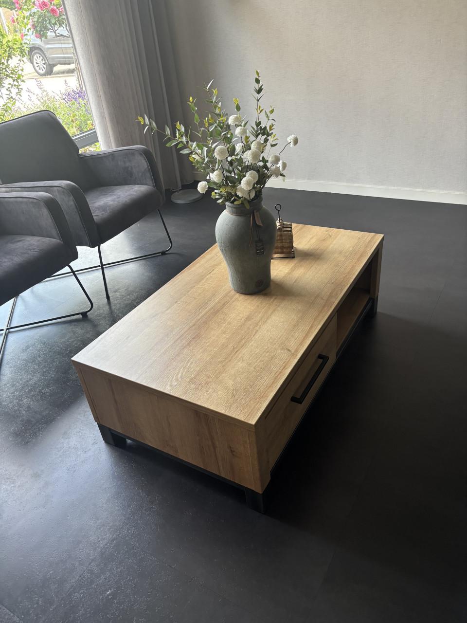 Degelijke salontafel - In uitstekende staat