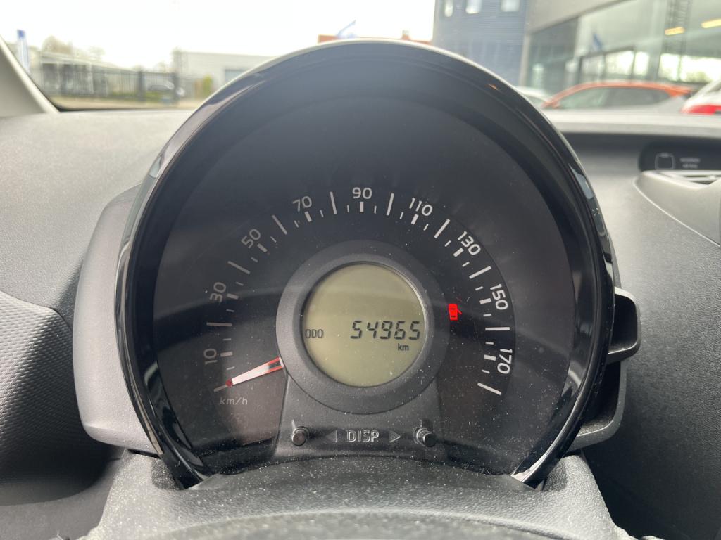 Toyota Aygo 1.0 vvt-i x-now 5 drs 54 dkm airco nl auto