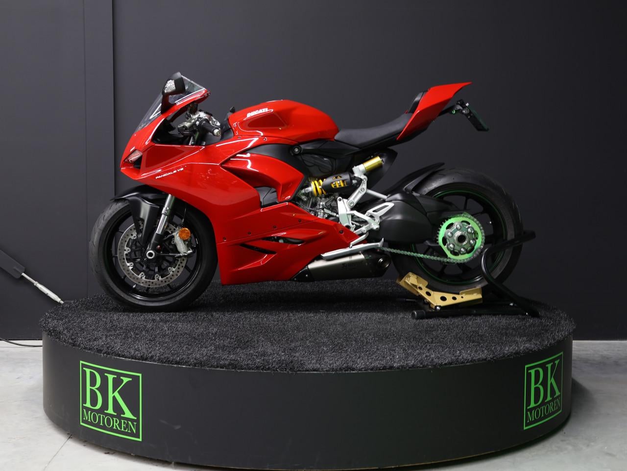 PANIGALE V2 Akrapovic | BTW Motor