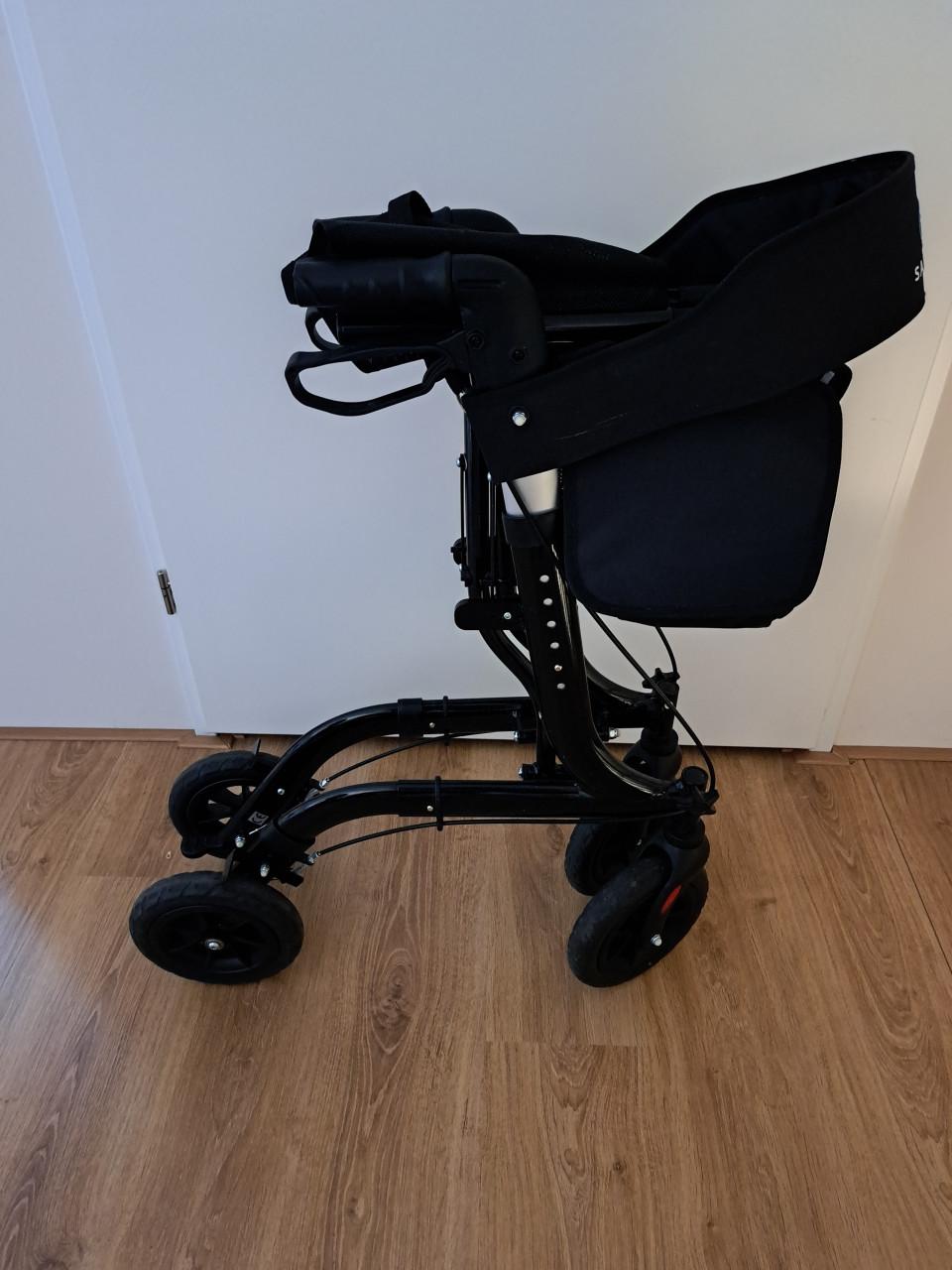 Rollator lichtgewicht en opvouwbaar - zitfunctie - voor BINNEN EN BUITEN.