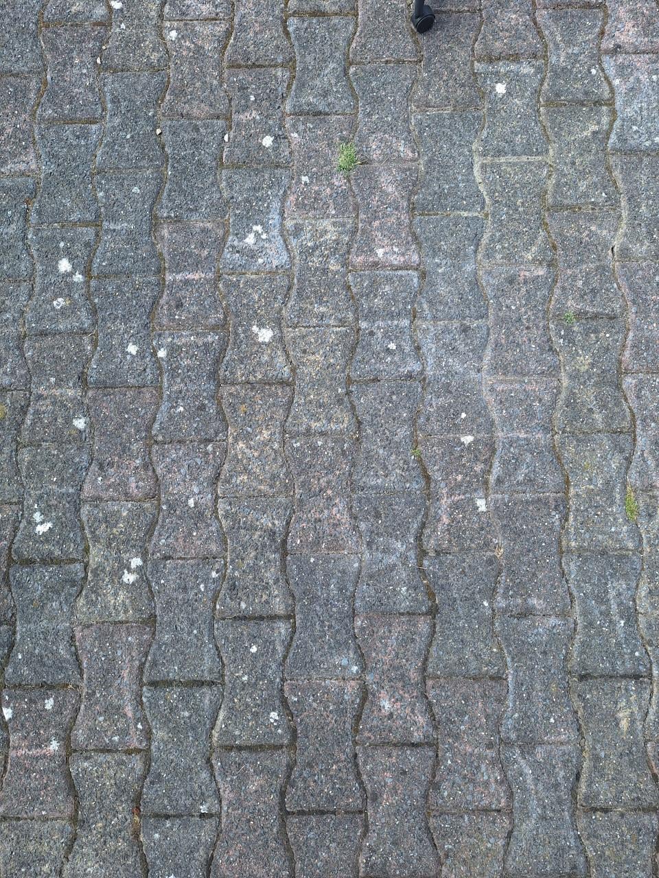 Gratis afhalen ca. 35m2 bestrating