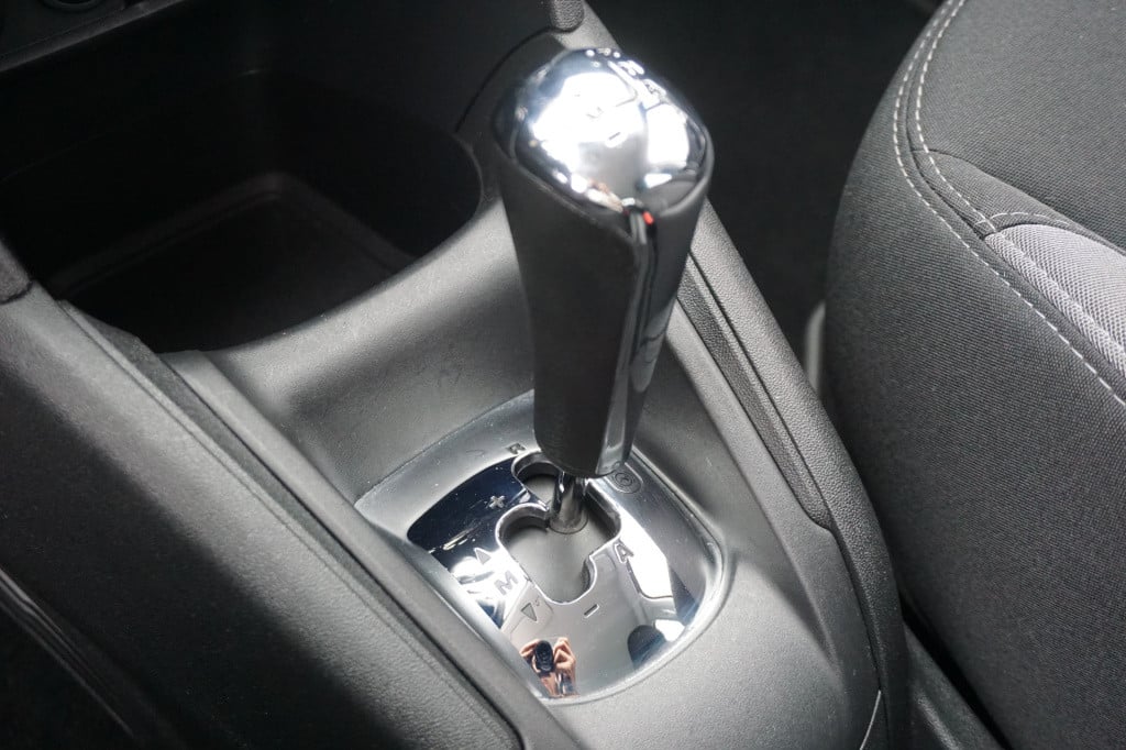 Peugeot 208 1.2 e-vti envy automaat - airco / cruise / navi / parkeers. / n