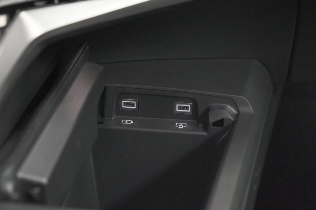 Peugeot E-3008 gt avantage 210 73 kwh | schuif-/kanteldak | warmtepomp | 36