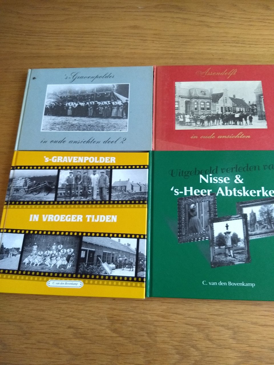 Diverse fotoboeken € 10 per stuk.