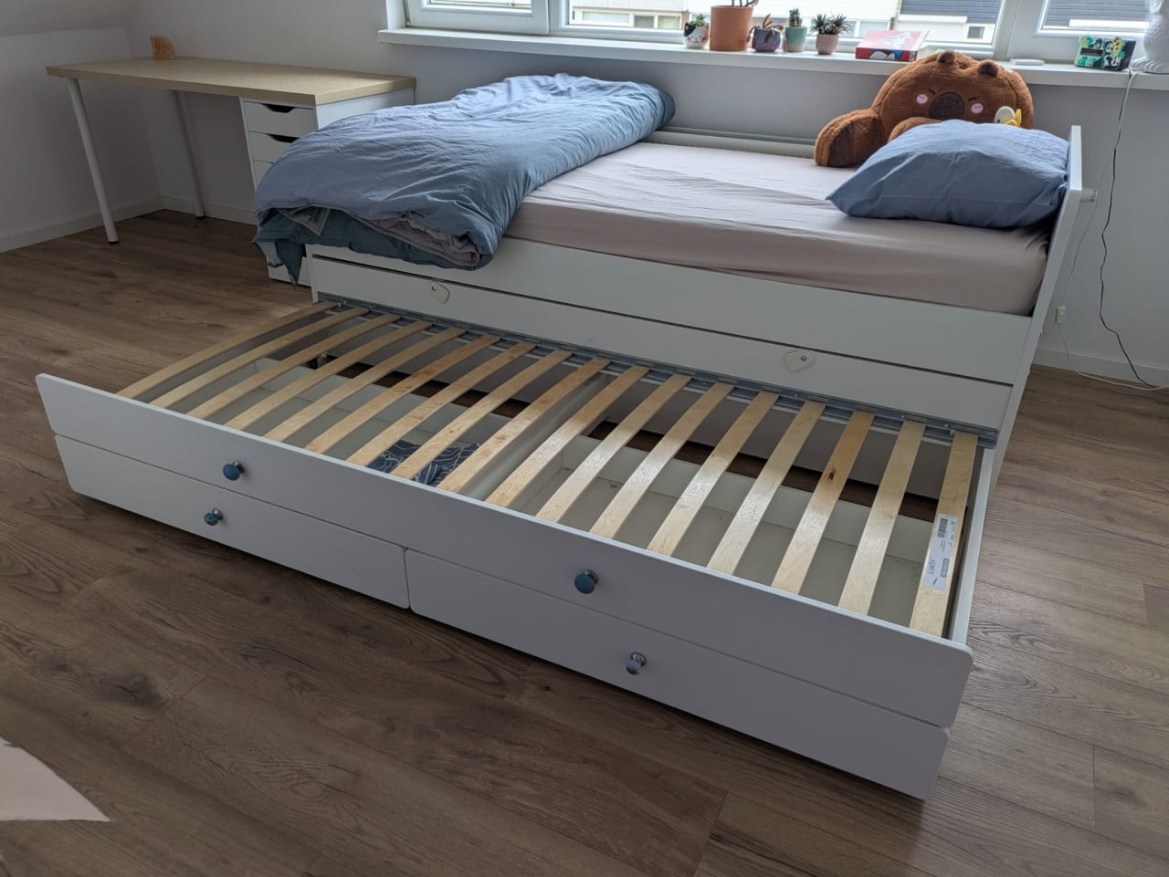 2 x Ikea bed met 2 lades