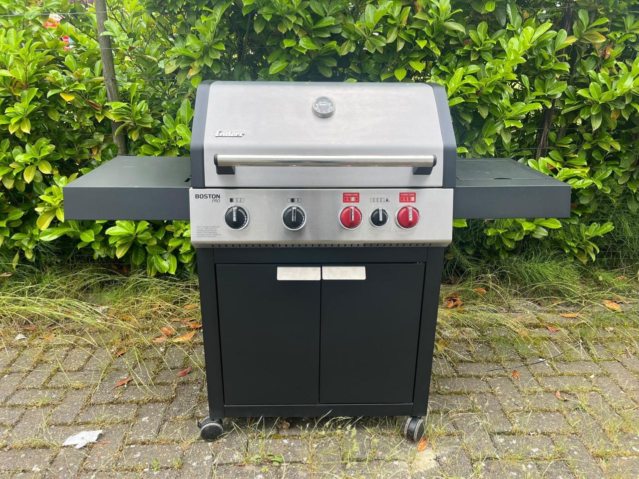 Gasbarbecue te huur - grote 5 pits BBQ barbecueën