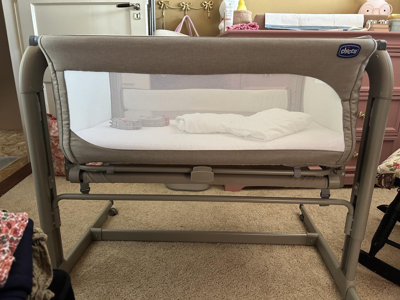 Chicco Next2Me Magic Co-sleeper taupe