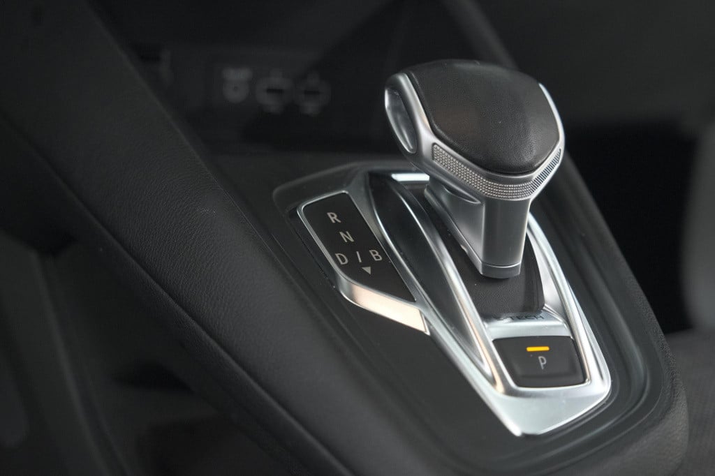 Renault Captur 1.6 e-tech plug-in hybrid 160 intens | parkeersensoren | app