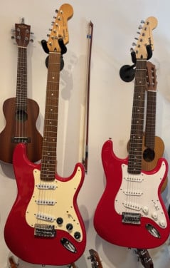 Squier stratocasters Rood