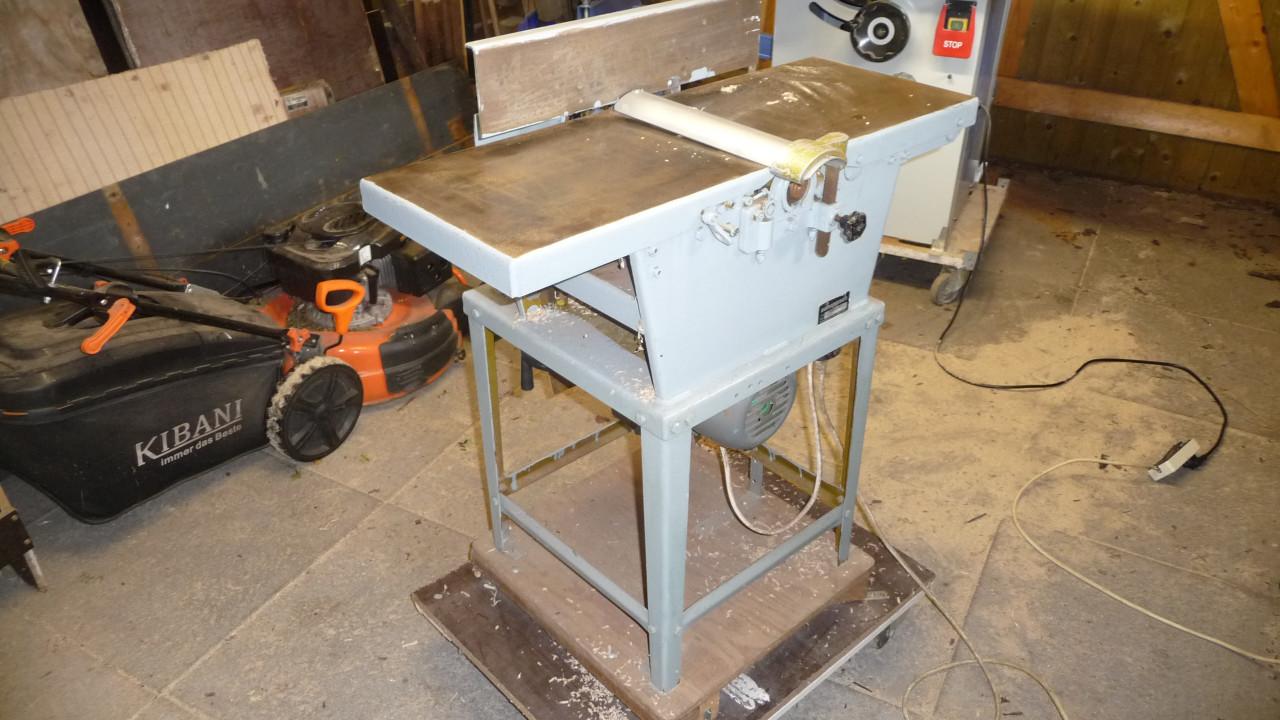 TE KOOP VLAK EN VANDIKTE SCHAAFBANK merk  SCHEPPACH