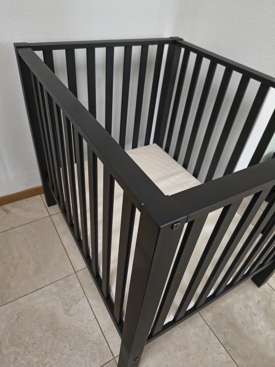 Box met boxmatras en boxkleed