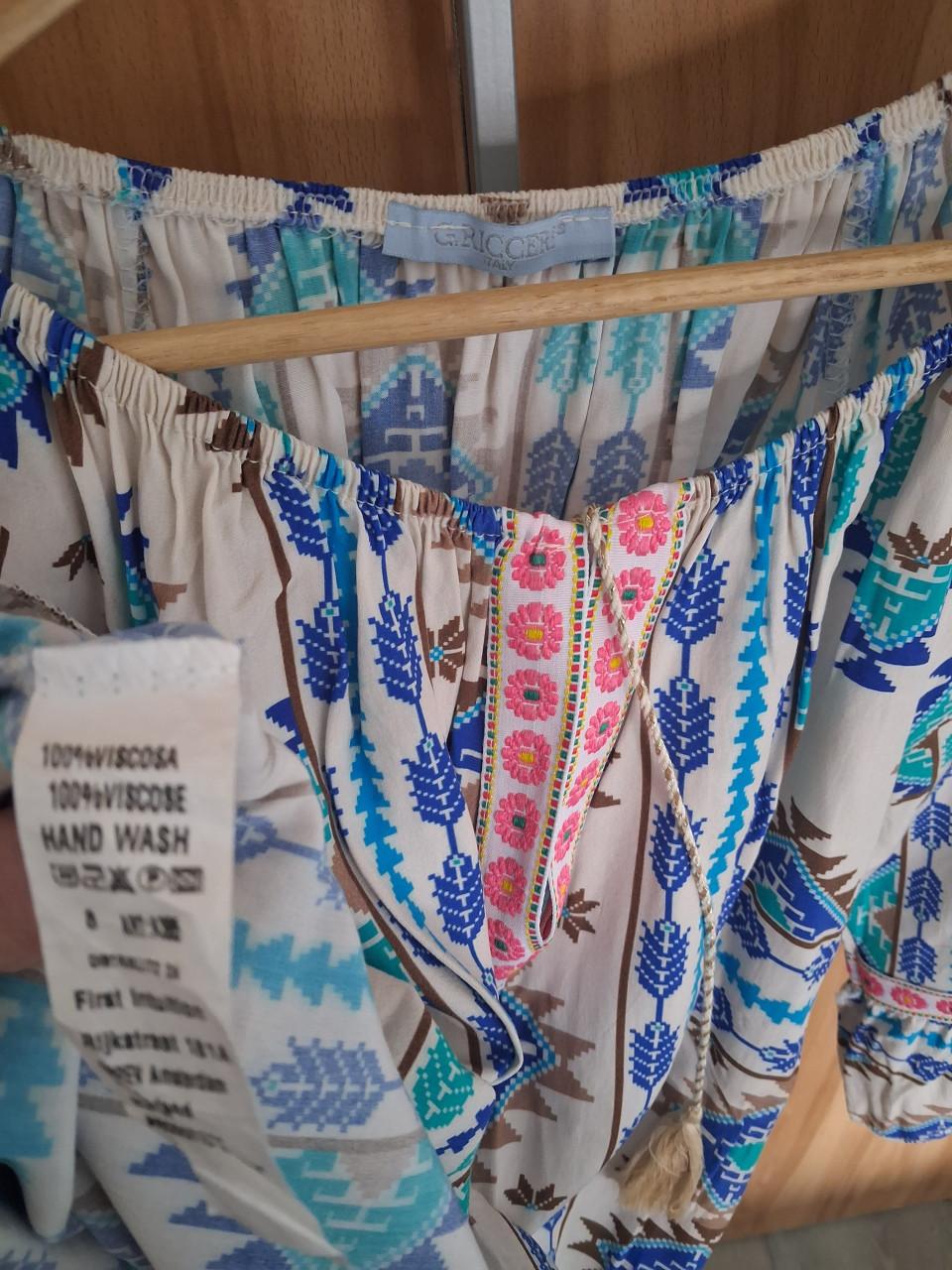 Bloesje maat M of L 100 % viscose