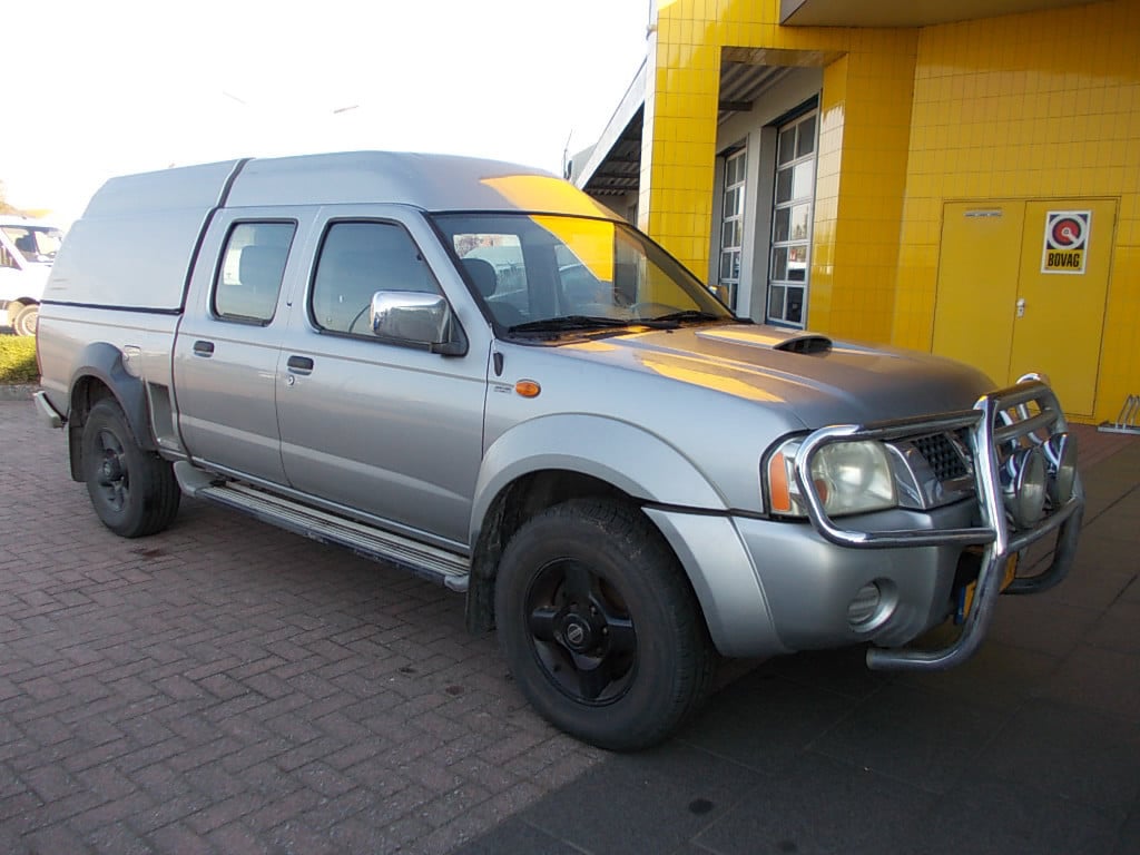 Nissan King-cab pick up (d22) 4x4 dc 5-pers. (navara) lees tekst!!
