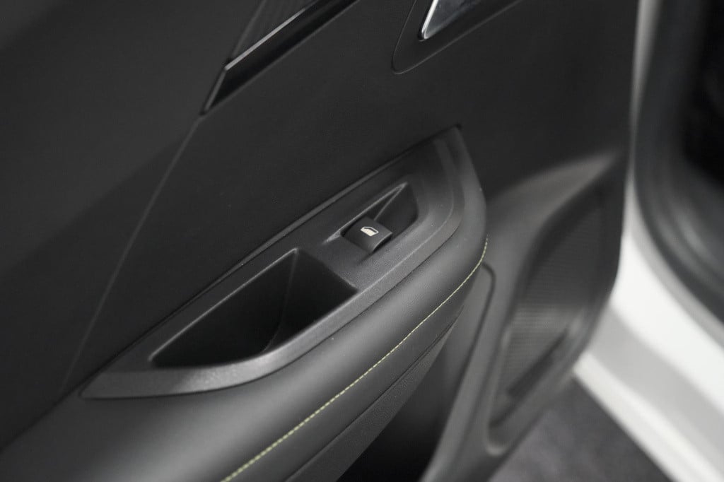 Peugeot E-2008 ev gt pack 50 kwh | schuif-/kanteldak | adaptieve cruise con
