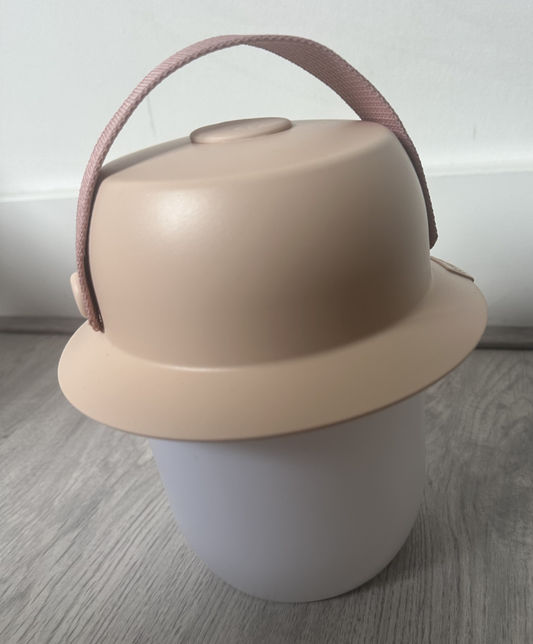 Nieuwe puck roze tafellamp