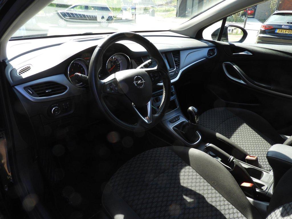 Opel Astra sports tourer 1.2 edition