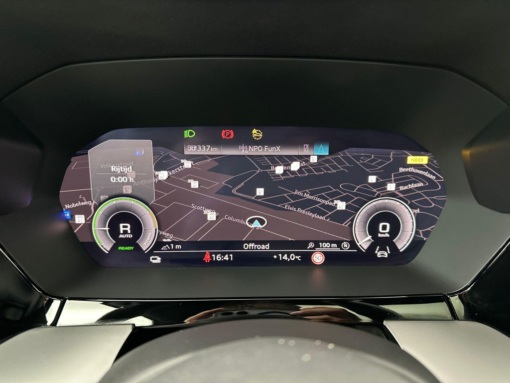 Audi A3 sportback 40 tfsi e advanced edition pano massage acc carplay s-lin