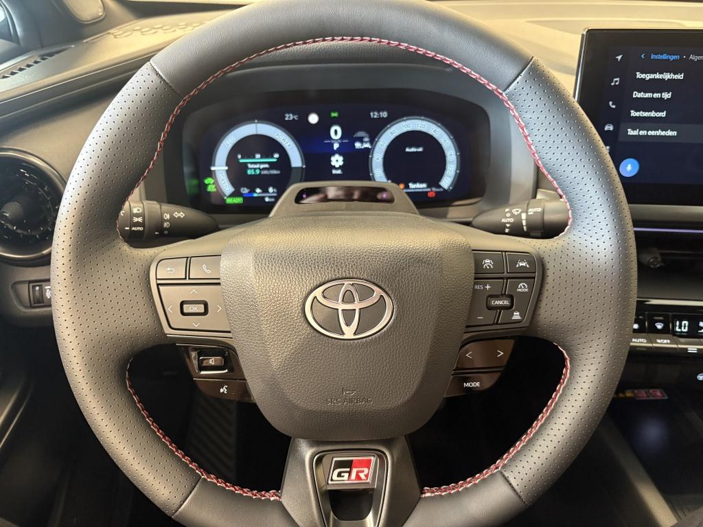 Toyota C-hr plug-in hybrid 220 black edition gr sport