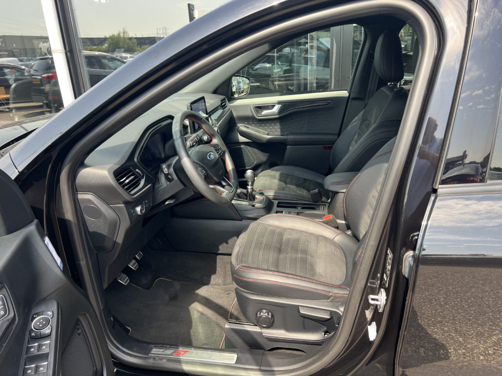 Ford Kuga 1.5 ecoboost 150pk 2wd st-line x , trekhaak , winterpack ,head up