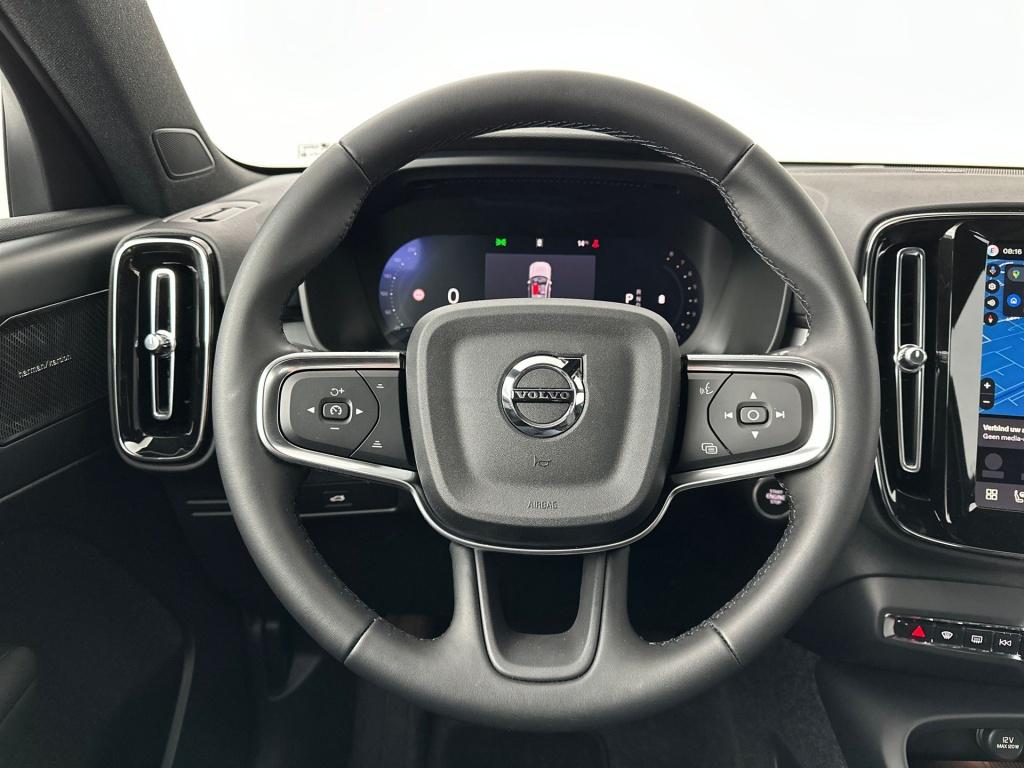 Volvo XC40 b4 204pk plus dark| 360camera| elek.stoelen| h&k sound|