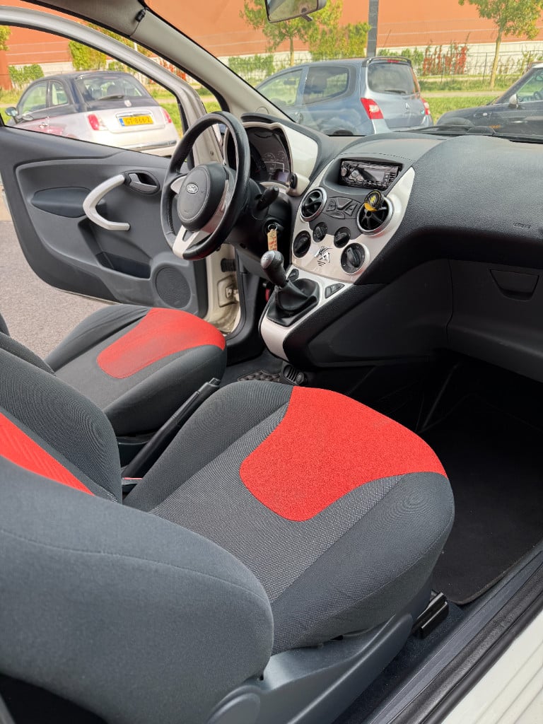 Ford KA 1.2 - titanium - airco