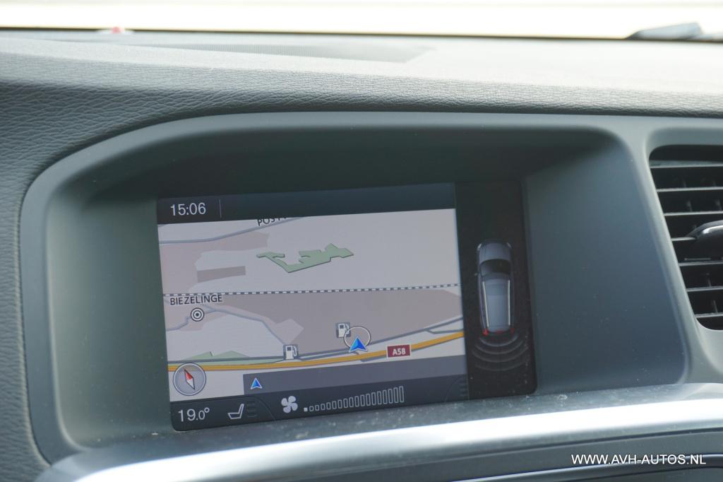 Volvo V60 1.6 t4 r-design