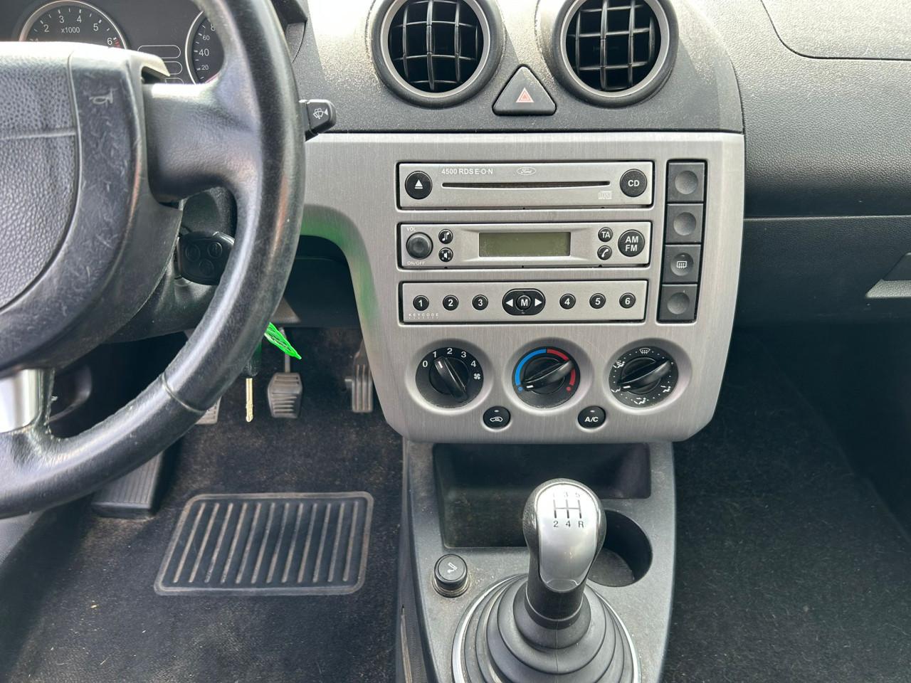 Ford Fiesta 1.3 Futura Airco/16" LM Velgen/Verwarmde Voorruit/APK 21-12-26