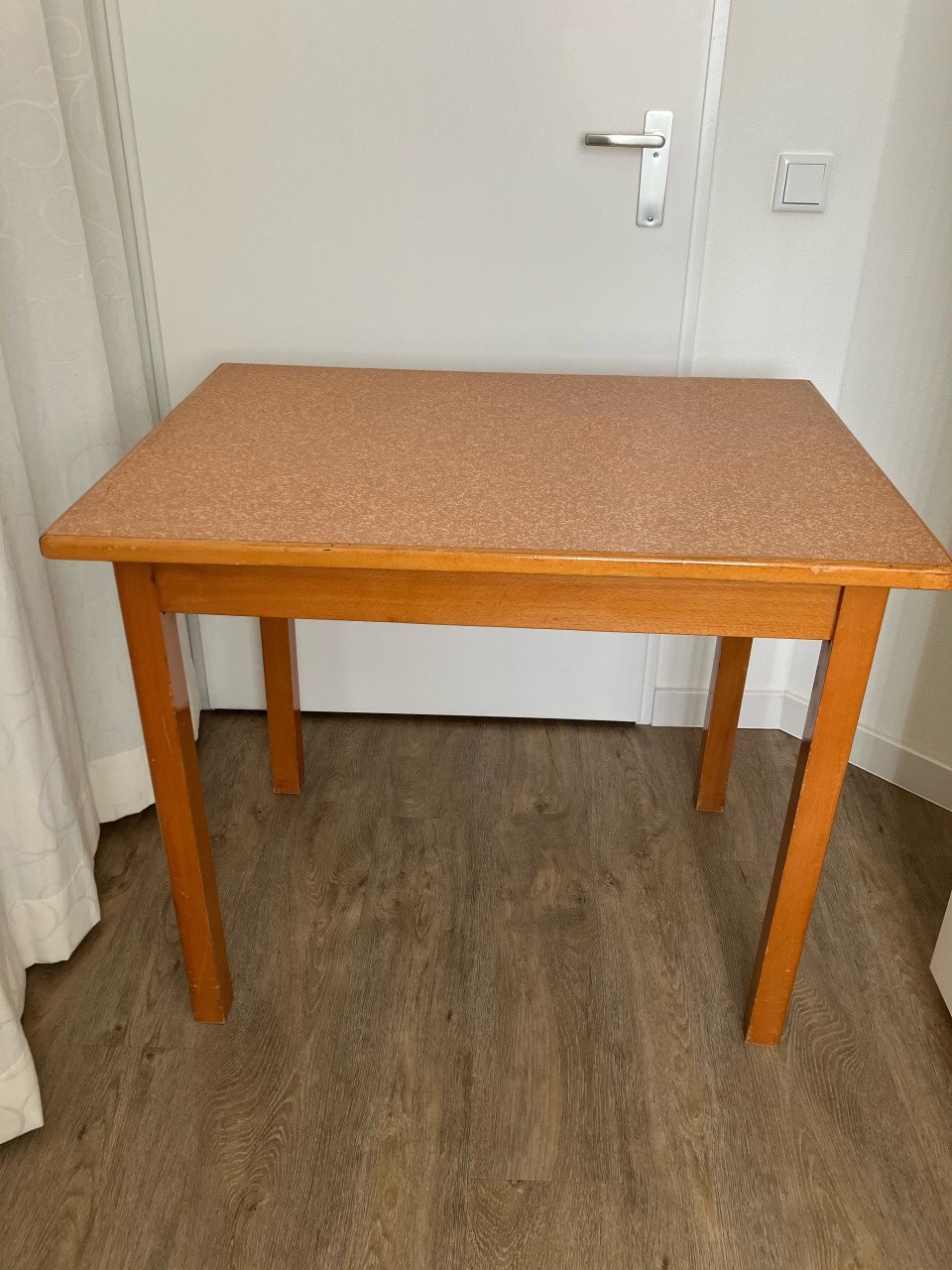 Vintage houten keukentafel met dessin tafelblad 90x66x74, jaren 60