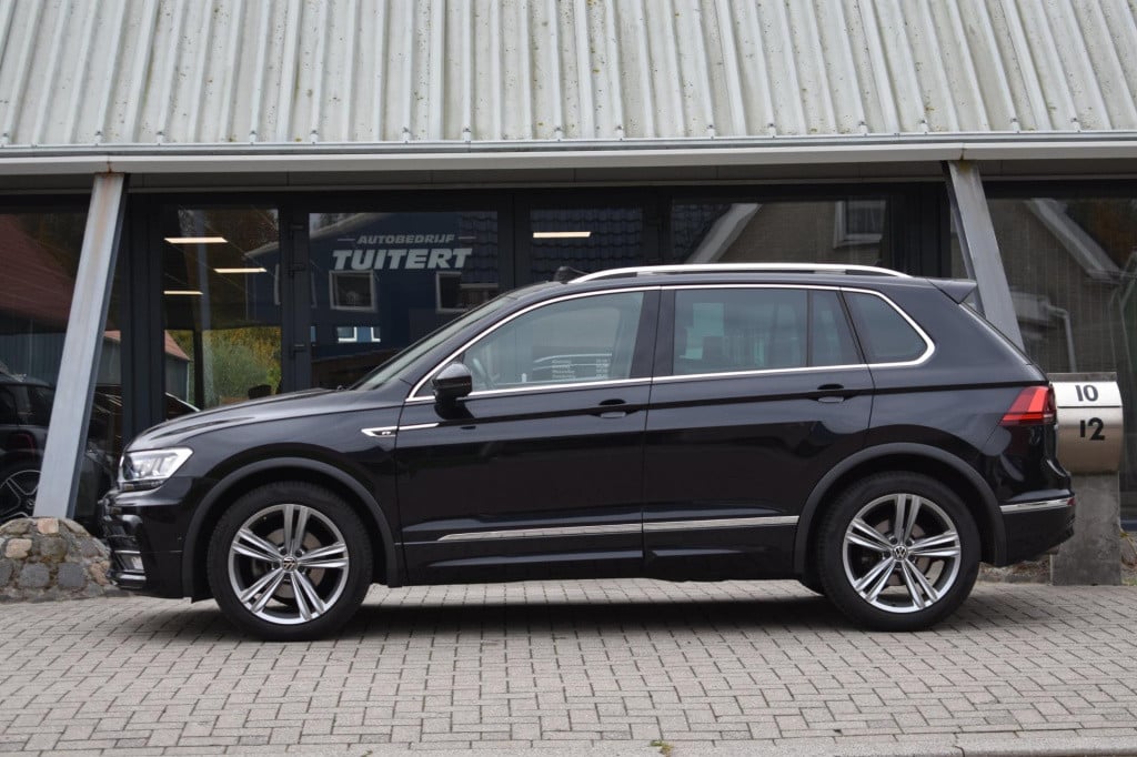 Volkswagen Tiguan 1.5 tsi act r-line | leder | pano | camera | virtual cock