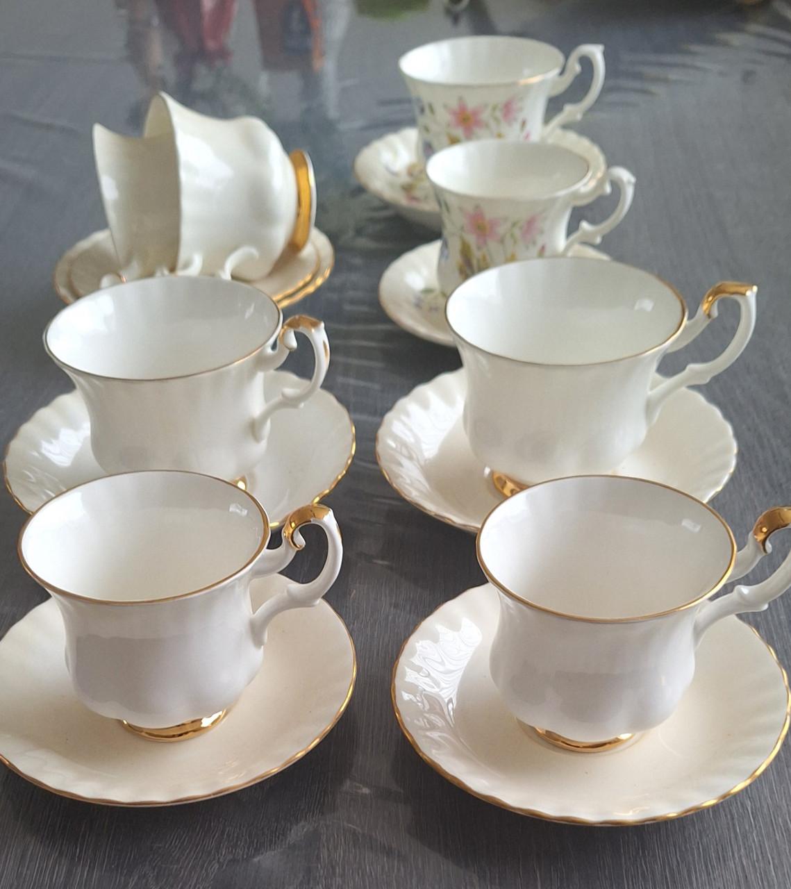 8 Engelse kop en schotels