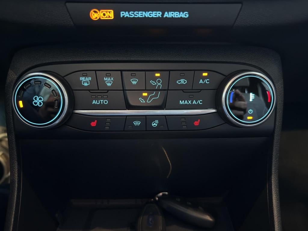 Ford Fiesta 1.0 ecoboost titanium | camera | parksensors | stoel/stuurverwa