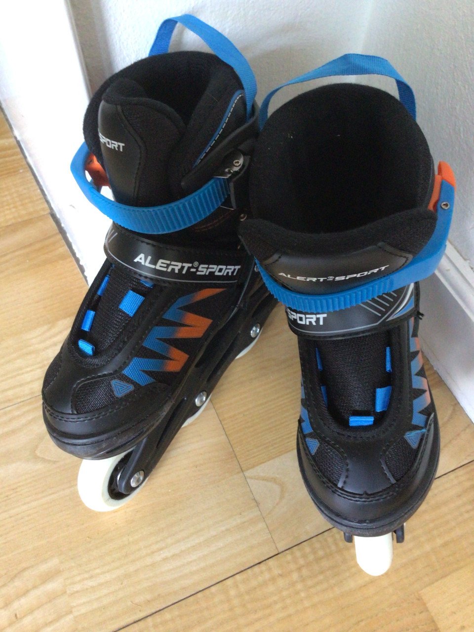 Alert sport skeelers