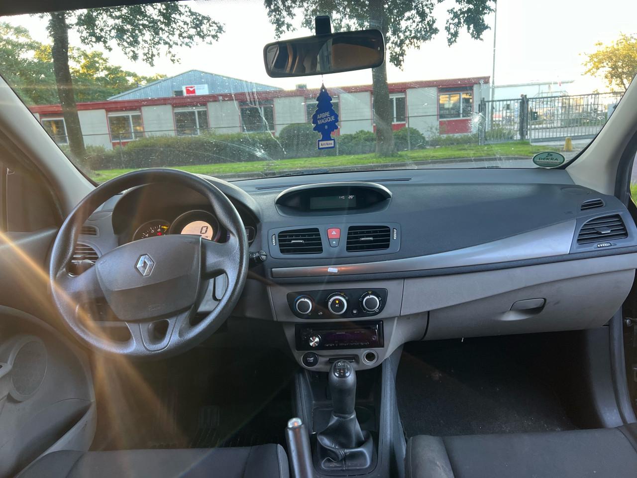 Renault Megane 1.6 Authentique 159.173KM