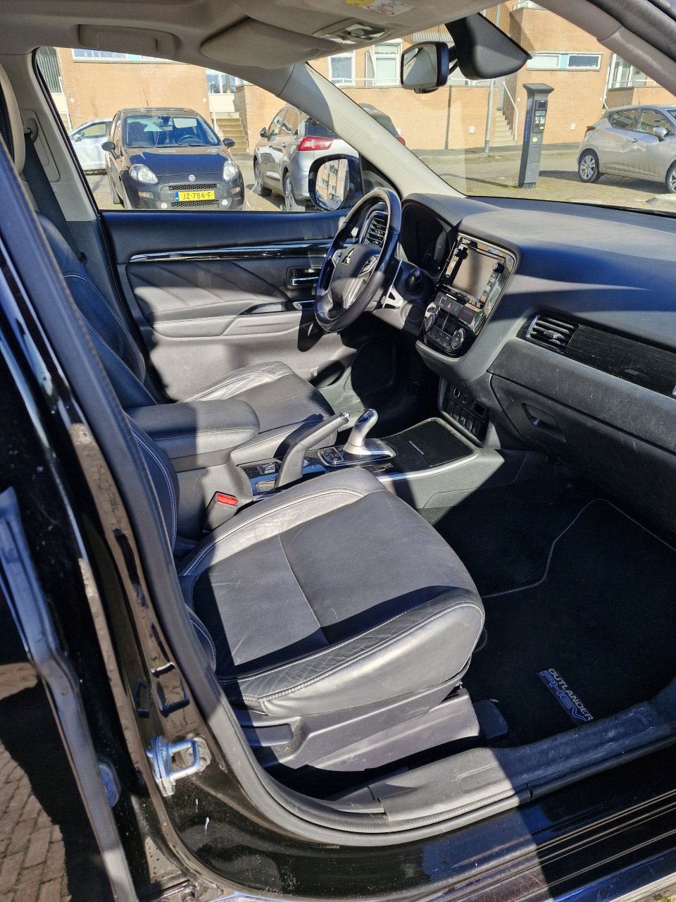 Mitsubishi outlander phev 2017