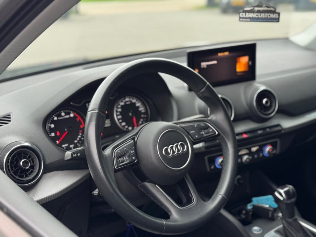 Audi Q2 35 tfsi matrix led * camera * stoelverwarming * acc * keyless