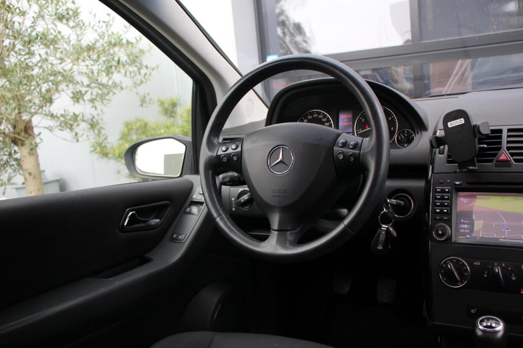 Mercedes-Benz A-Klasse 150 classic - stoelverwaming - panoramadak - navi - 