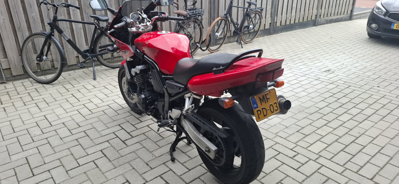 Yamaha Fazer FZS 600  Rood