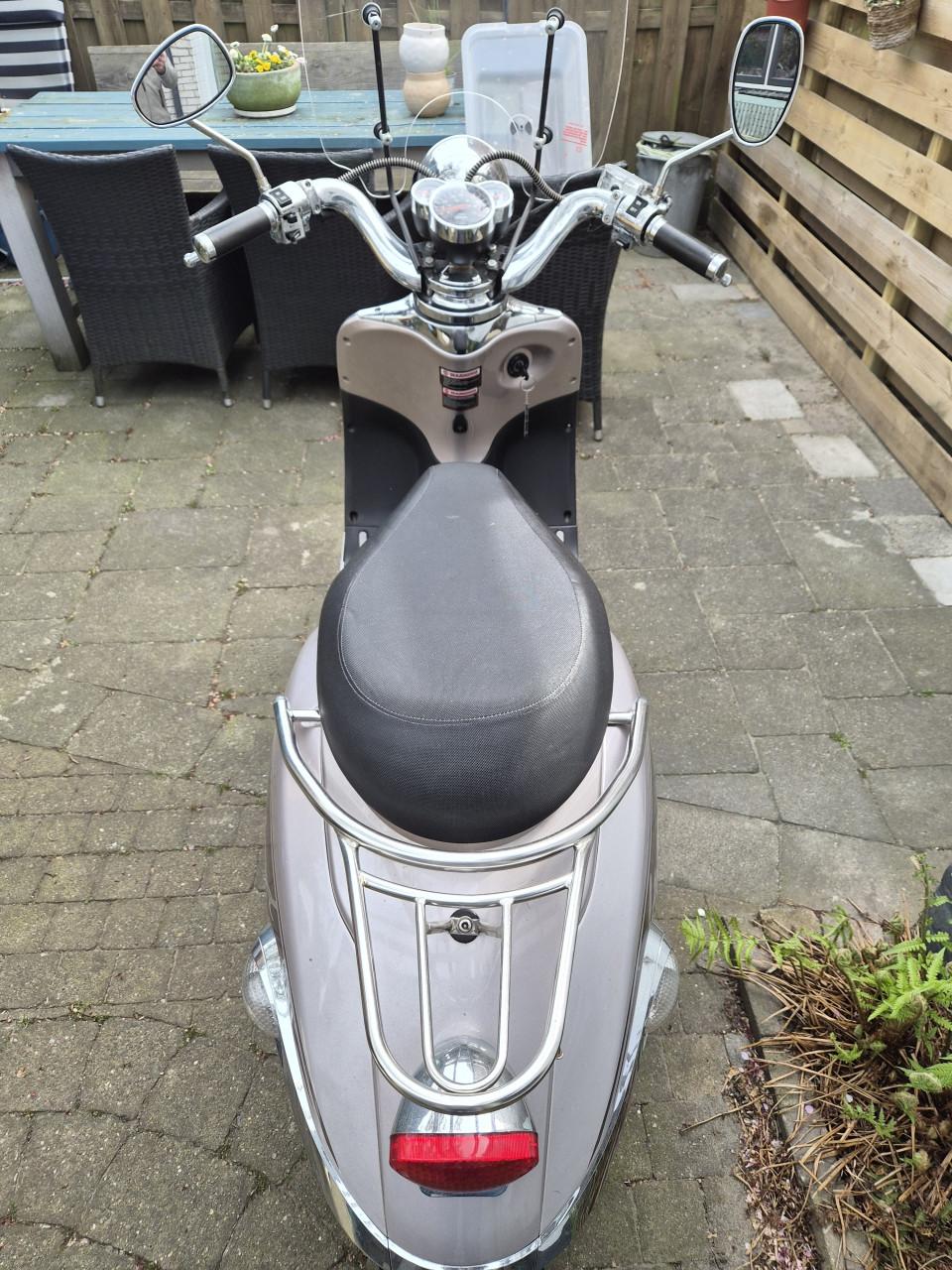 Retro scooter
