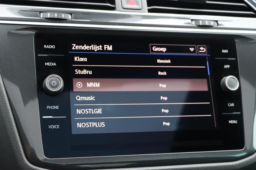 Volkswagen Tiguan 1.4 tsi comfortline business r | panoramadak | trekhaak |