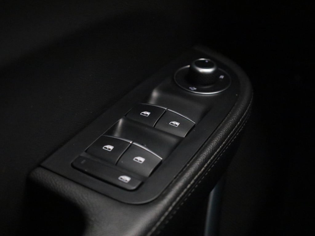 Alfa Romeo Giulia 2.0t sprint | lmv | automaat | parkeer sensoren | camera 