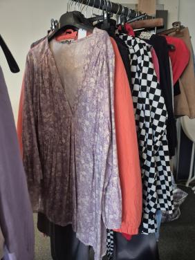 Partij nieuwe dameskleding 50 stuks