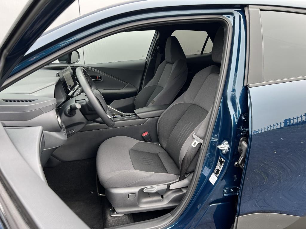 Toyota C-hr 1.8 hybrid 140 dyn